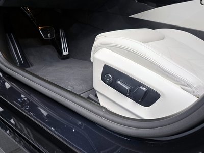 2025 BMW 5 SERIES — миниатюра 32