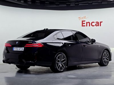 BMW 5 SERIES - 4