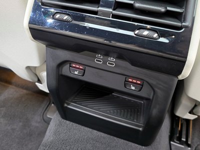 2025 BMW 5 SERIES — миниатюра 23