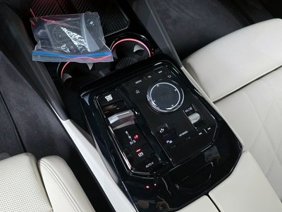2025 BMW 5 SERIES — миниатюра 12