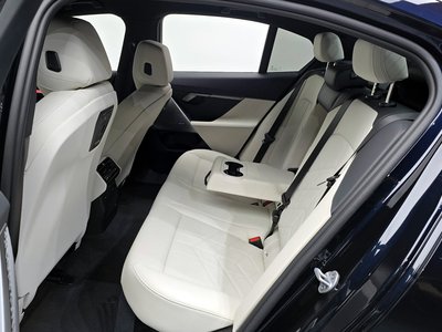 2025 BMW 5 SERIES — миниатюра 18