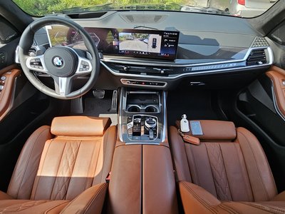 2025 BMW X7 photo 5