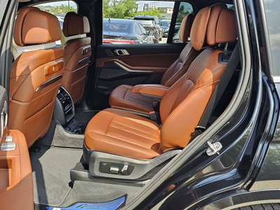 2025 BMW X7 缩略图 17