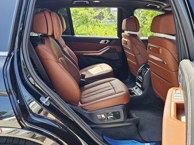 2025 BMW X7 缩略图 25