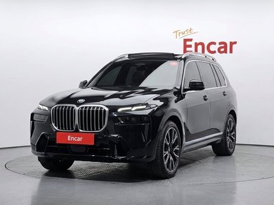 2025 BMW X7 photo 2