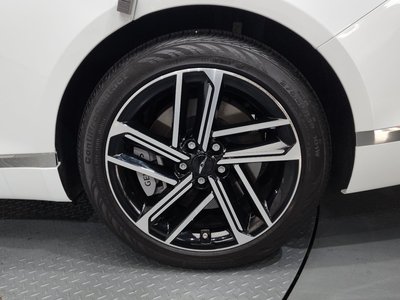 صورة 8 لـ 2024 GENESIS G80 (RG3)
