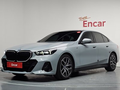 2024 BMW 5 SERIES 照片 1
