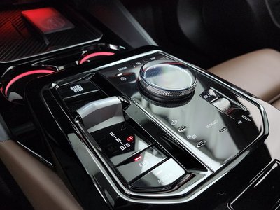 2024 BMW 5 SERIES — миниатюра 12