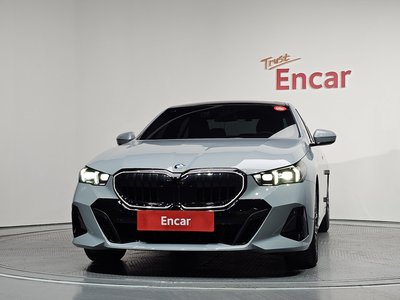 2024 BMW 5 SERIES 照片 2