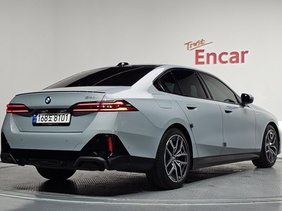 2024 BMW 5 SERIES 照片 3