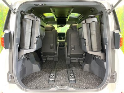 2025 Toyota ALPHARD — миниатюра 11