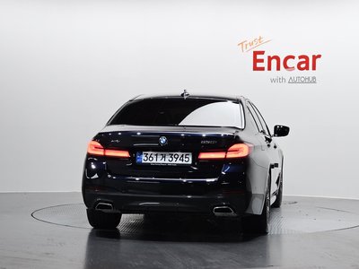 2023 BMW 5 SERIES — фото 4