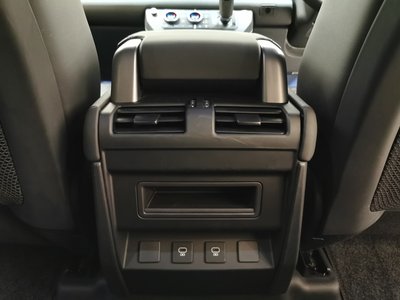 2024 LAND Rover DEFENDER thumbnail 12