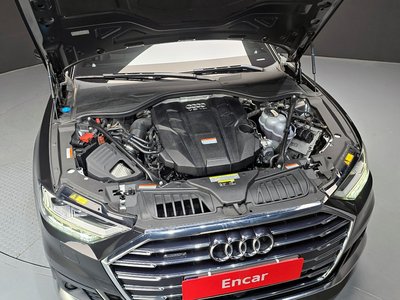 AUDI A8 - 7