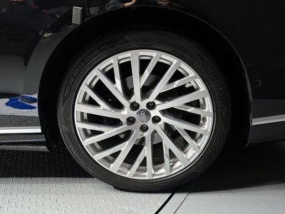 AUDI A8 - 8