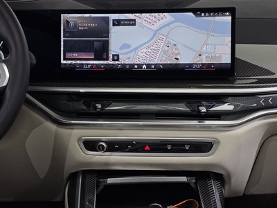 2025 BMW X7 thumbnail 19