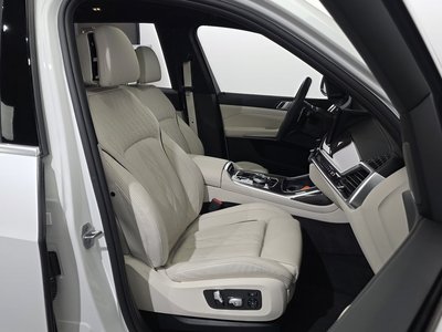 2025 BMW X7 thumbnail 12