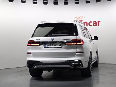 2025 BMW X7 photo 4