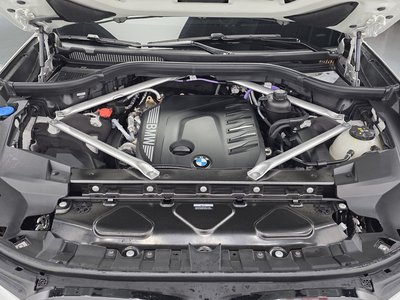 2025 BMW X7 photo 7