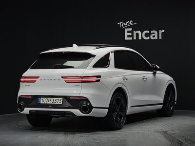 صورة 4 لـ 2022 Genesis GV70