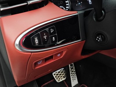 2022 Genesis GV70 thumbnail 31