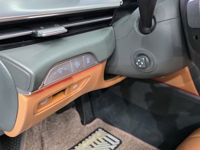 2024 Genesis GV80 thumbnail 25