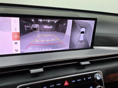2024 Genesis GV80 thumbnail 24