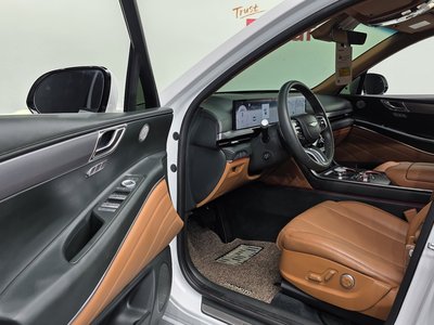 2024 Genesis GV80 thumbnail 13