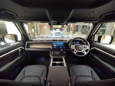 LAND ROVER DEFENDER - 6