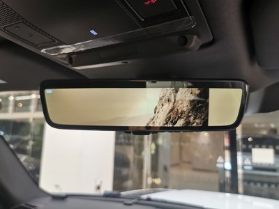 LAND ROVER DEFENDER - 5