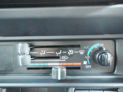2025 Toyota LAND CRUISER 70 — миниатюра 31