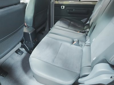 2025 Toyota LAND CRUISER 70 — миниатюра 47