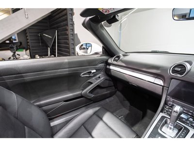 PORSCHE 718 BOXSTER - 8