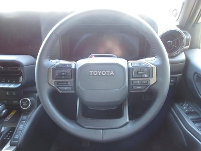 2025 Toyota LAND CRUISER 250 — миниатюра 37