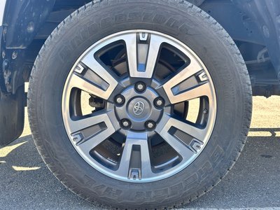 TOYOTA TUNDRA - 10