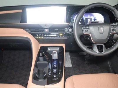 صورة 2 لـ 2024 Toyota CROWN SPORT