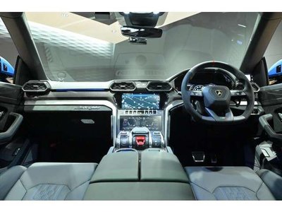 LAMBORGHINI URUS - 2