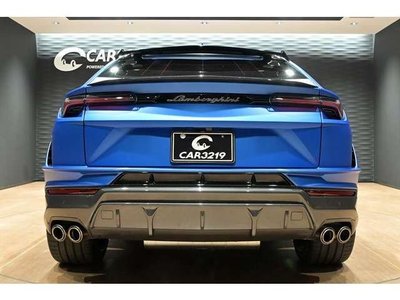 LAMBORGHINI URUS - 7