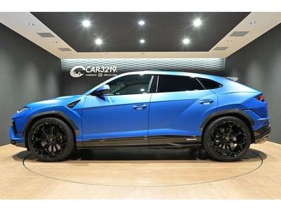 LAMBORGHINI URUS - 9