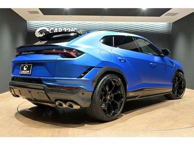 LAMBORGHINI URUS - 5