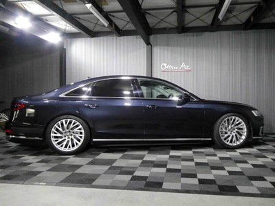 AUDI A8 - 8