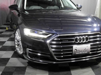AUDI A8 - 6