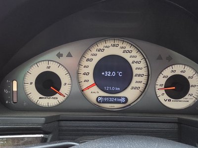 MERCEDES-BENZ E-CLASS - 7