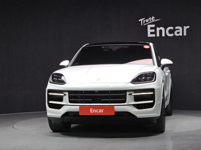 صورة 2 لـ 2024 Porsche CAYENNE