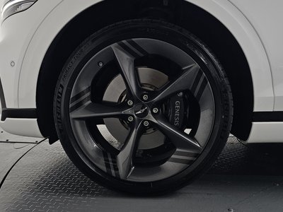 صورة 6 لـ 2024 Genesis GV70