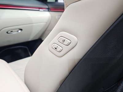 2024 Genesis GV70 — миниатюра 35