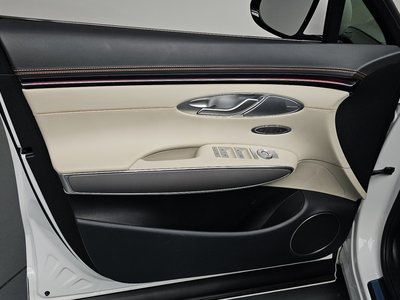 2024 Genesis GV70 — миниатюра 14