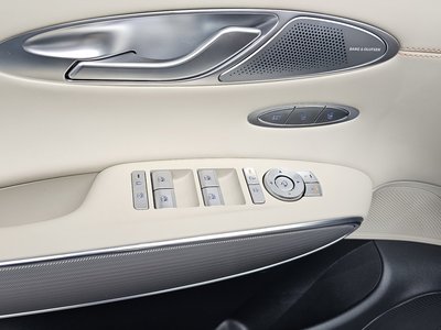 2024 Genesis GV70 — миниатюра 23