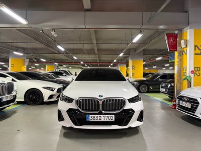 BMW 5 SERIES - 1