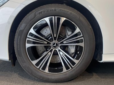 MERCEDES-BENZ E-CLASS - 3